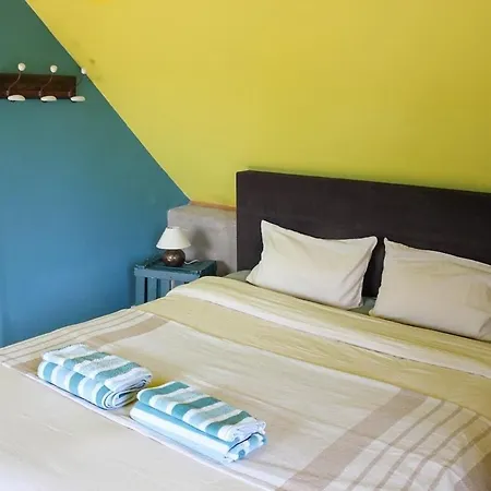 Spacious And Peaceful House Les Hauts Pres *